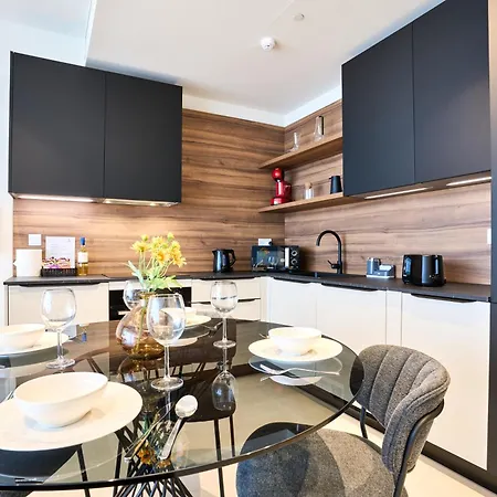 Mercury One Bedroom Haven With Fantastic Views