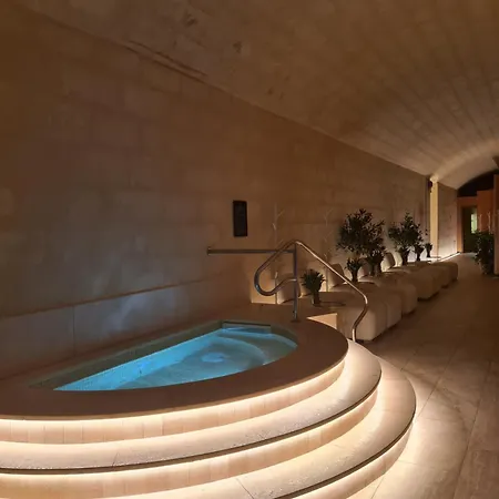 Апартаменты Mercury One Bedroom Haven With Fantastic Views