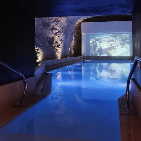 Апартаменты Mercury One Bedroom Haven With Fantastic Views *