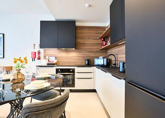 Apartment Mercury One Bedroom Haven With Fantastic Views