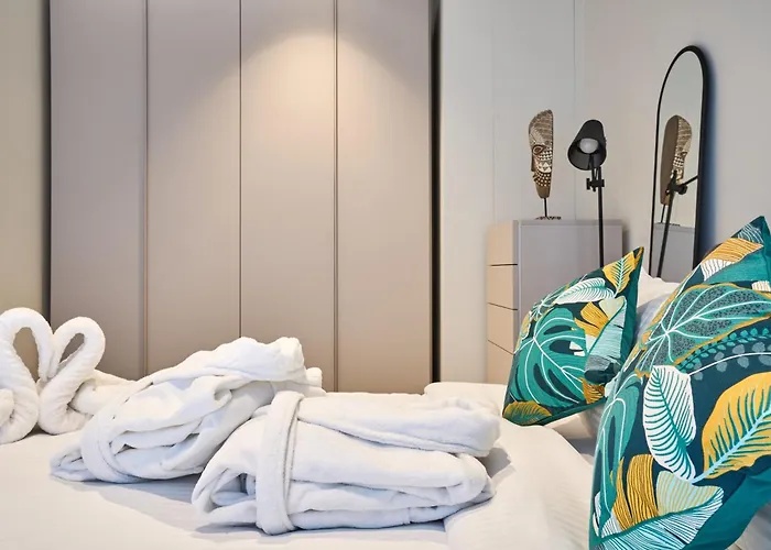 Apartment Mercury One Bedroom Haven With Fantastic Views