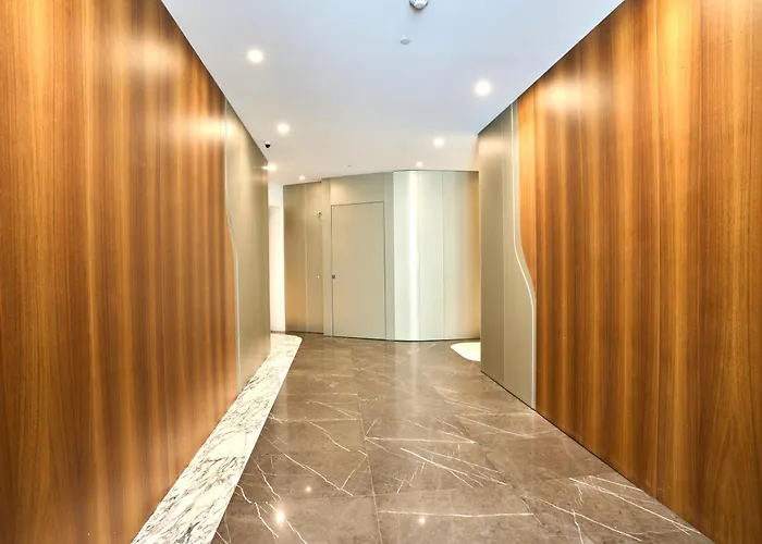 Mercury One Bedroom Haven With Fantastic Views Apartment *