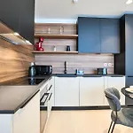 Mercury One Bedroom Haven With Fantastic Views *